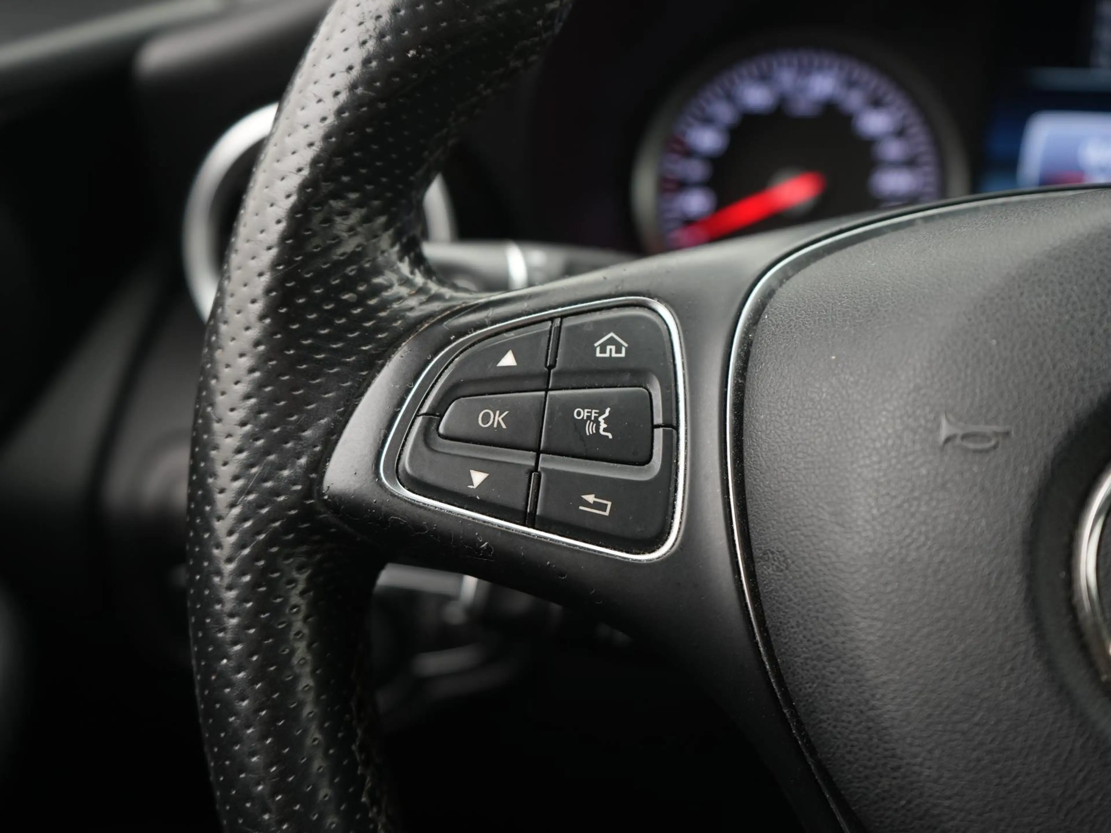 Mercedes-Benz GLC 220 d 4 Matic AHK,KAM,TEMPO,KLIMA,SHZ,BT,NAVI — photo 11
