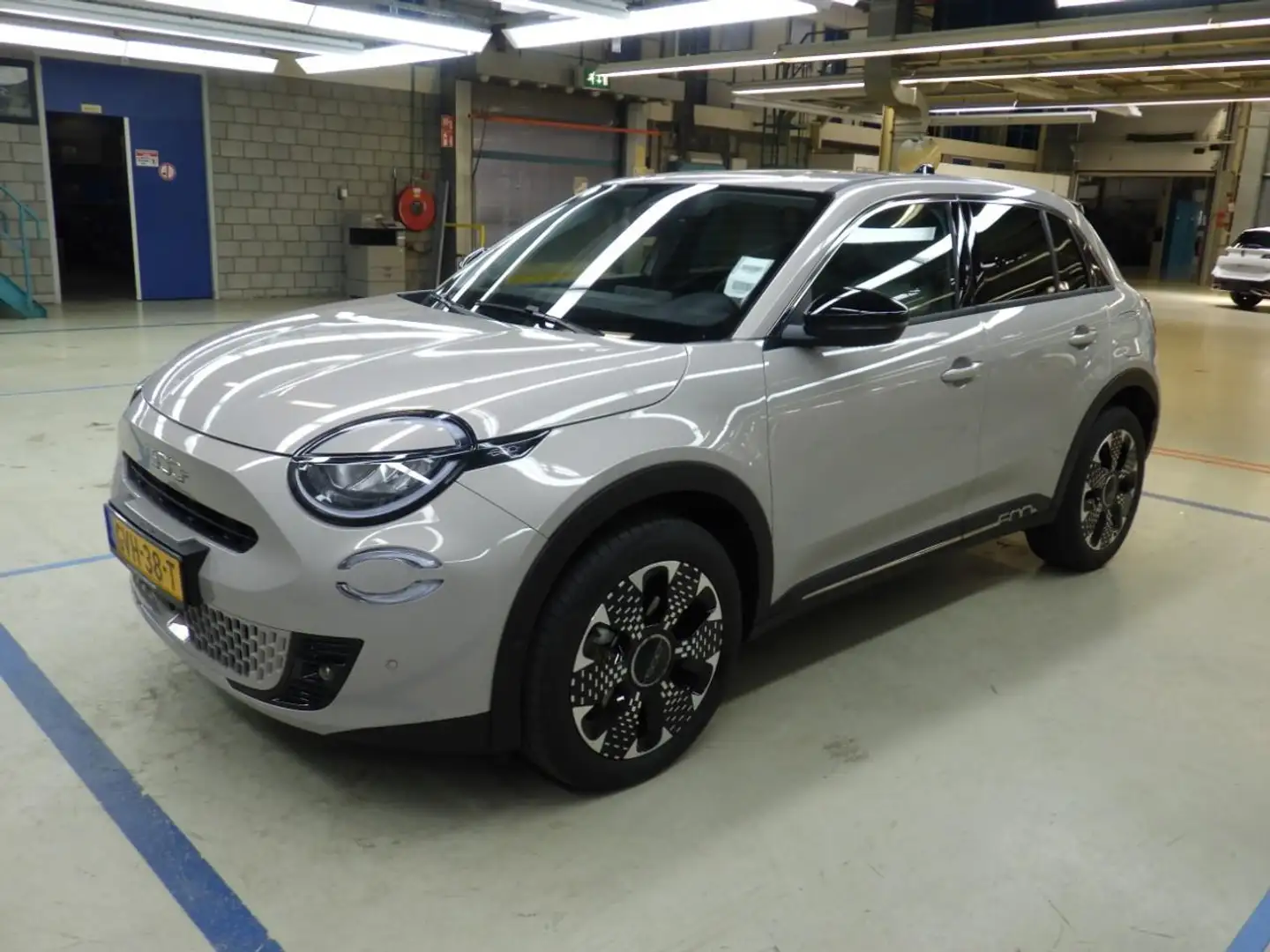 Fiat 600e La Prima 54 kWh 3 Fase (NIEUW!) | Vol-Leder | Mass Gris - 1