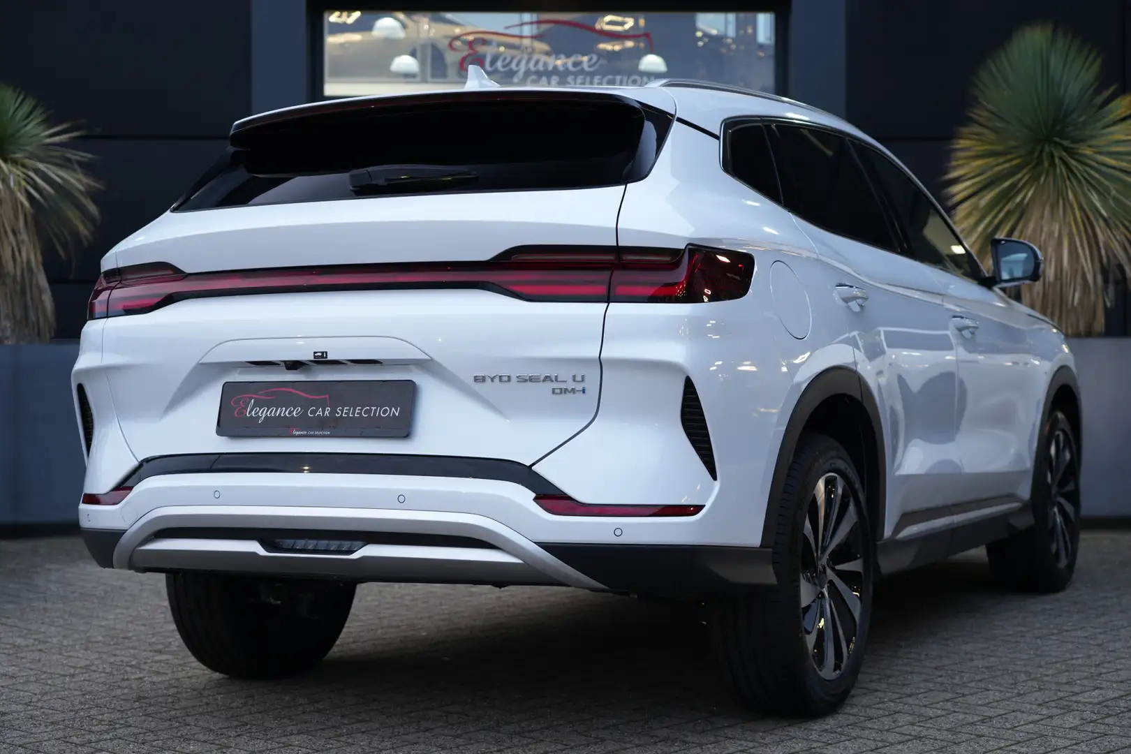 BYD Seal U 1.5 T DM-i AWD Design 324pk Panoramadak/Stoelverwa Weiß - 2