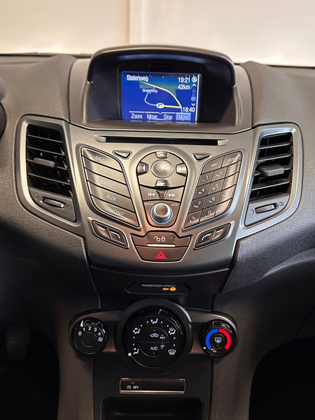 Ford Fiesta 2015 / 122.001 KM NaP / Cruise / Airco — photo 7