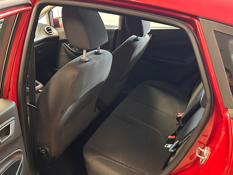 Ford Fiesta 2015 / 122.001 KM NaP / Cruise / Airco — photo 12