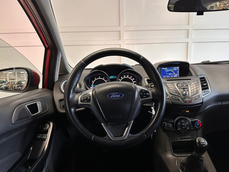 Ford Fiesta 2015 / 122.001 KM NaP / Cruise / Airco — photo 5