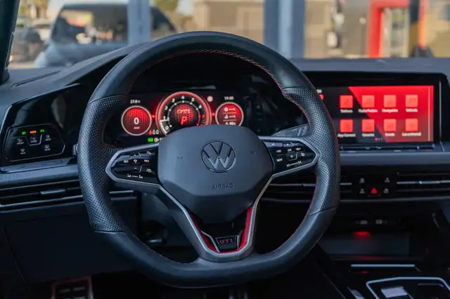Volkswagen Golf view 8