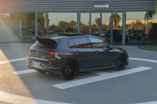 Volkswagen Golf view 6