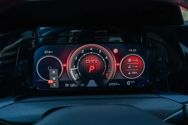 Volkswagen Golf view 9