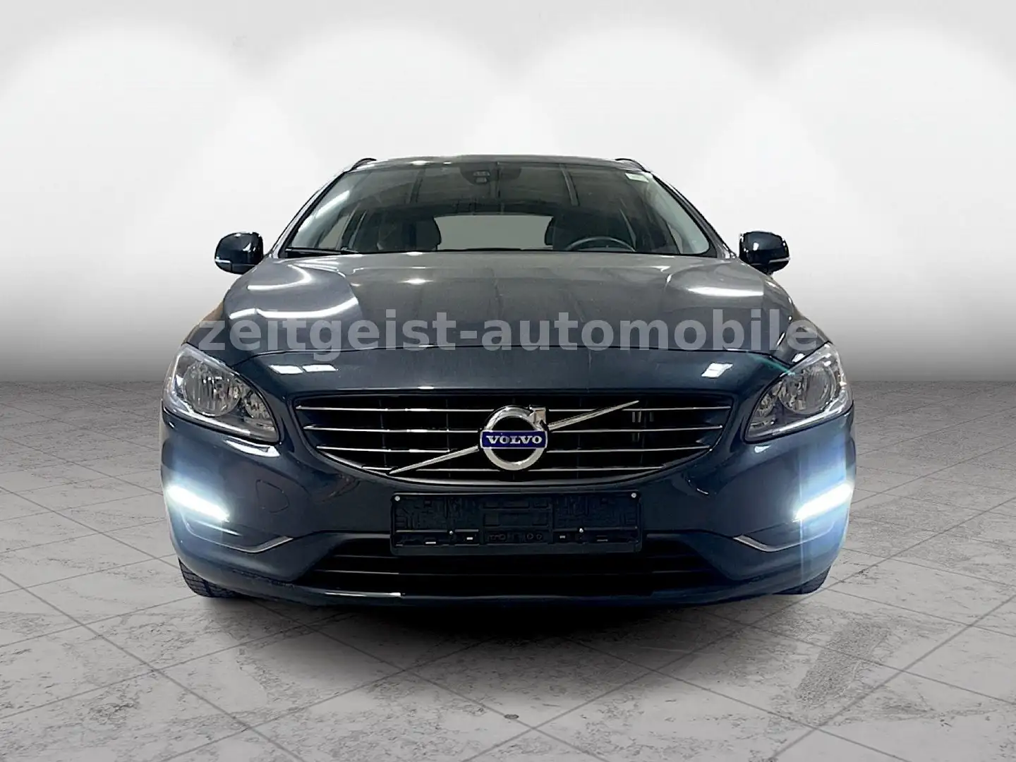Volvo V60 Summum*LEDER*lückenlos s.h.gepflegt*TÜV NEU Šedá - 2