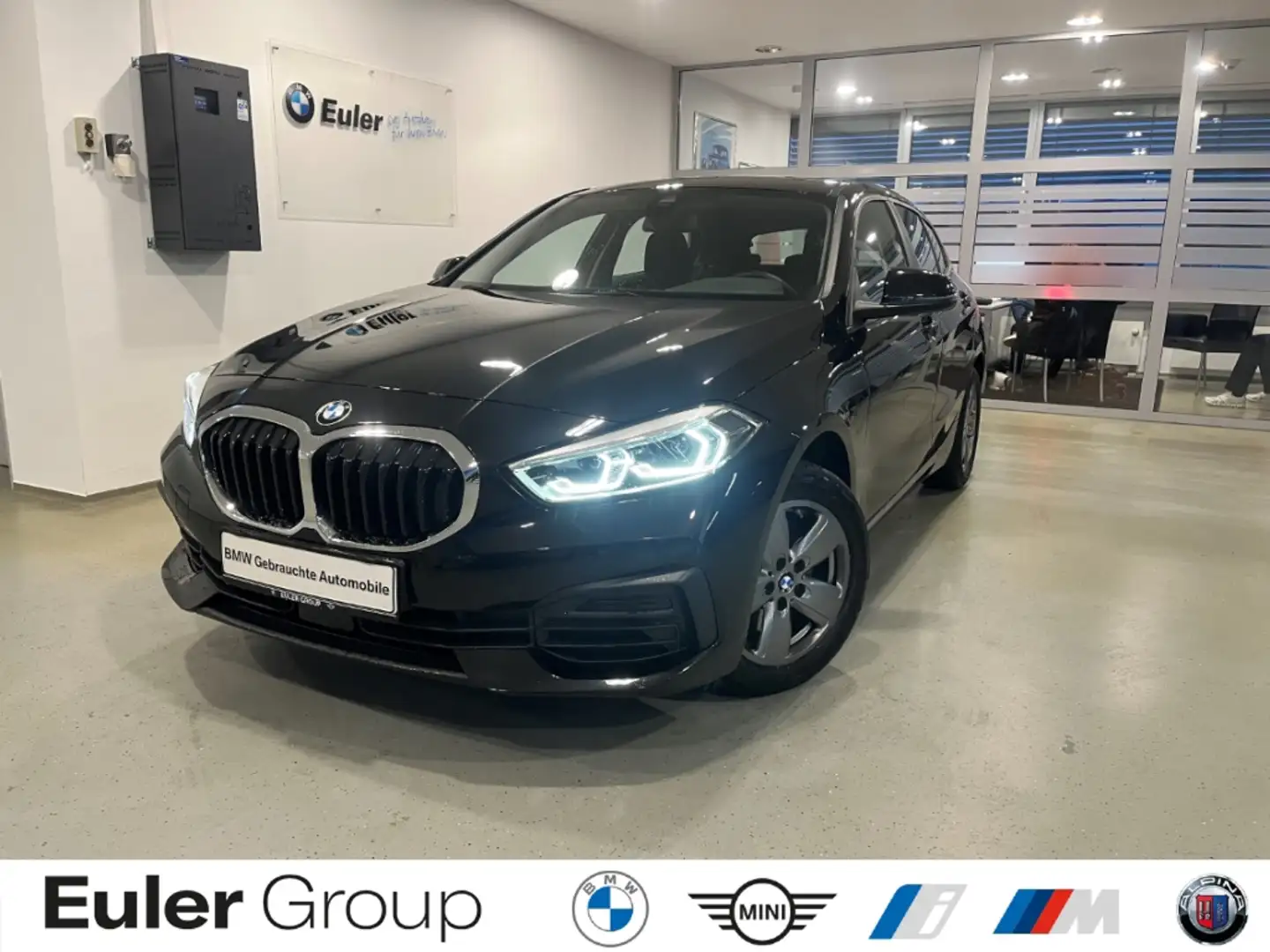 BMW 118 i 5-Türer Navi LED Tempomat Sitzhzg PDC MFL DAB-Tu Schwarz - 1