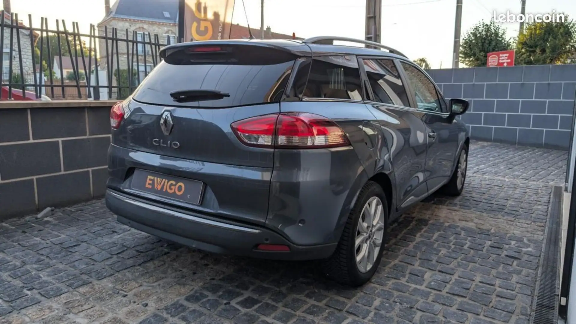 Renault Clio Estate 1.2 TCE 120ch INTENS Grijs - 2