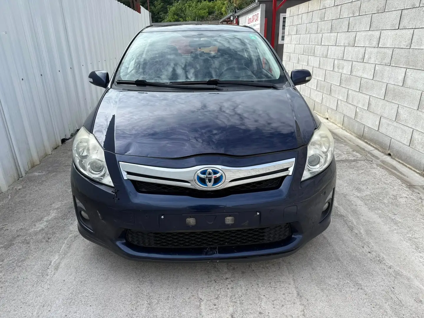 Toyota Auris hybride essence automatique Bleu - 1