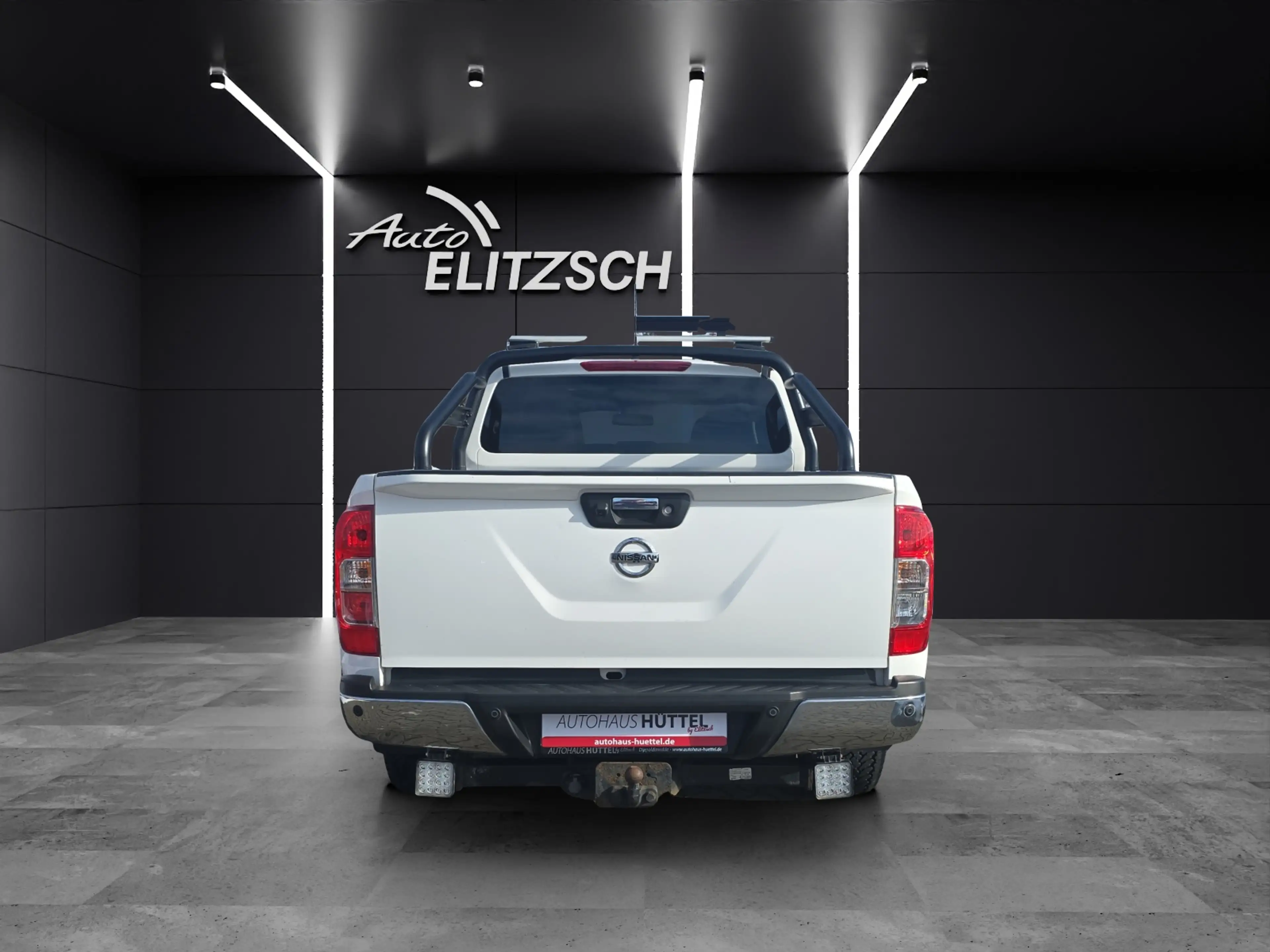 Nissan Navara NP300 Tekna Double Cab 4x4 LED Navi AHK SHZ Kamera — photo 4