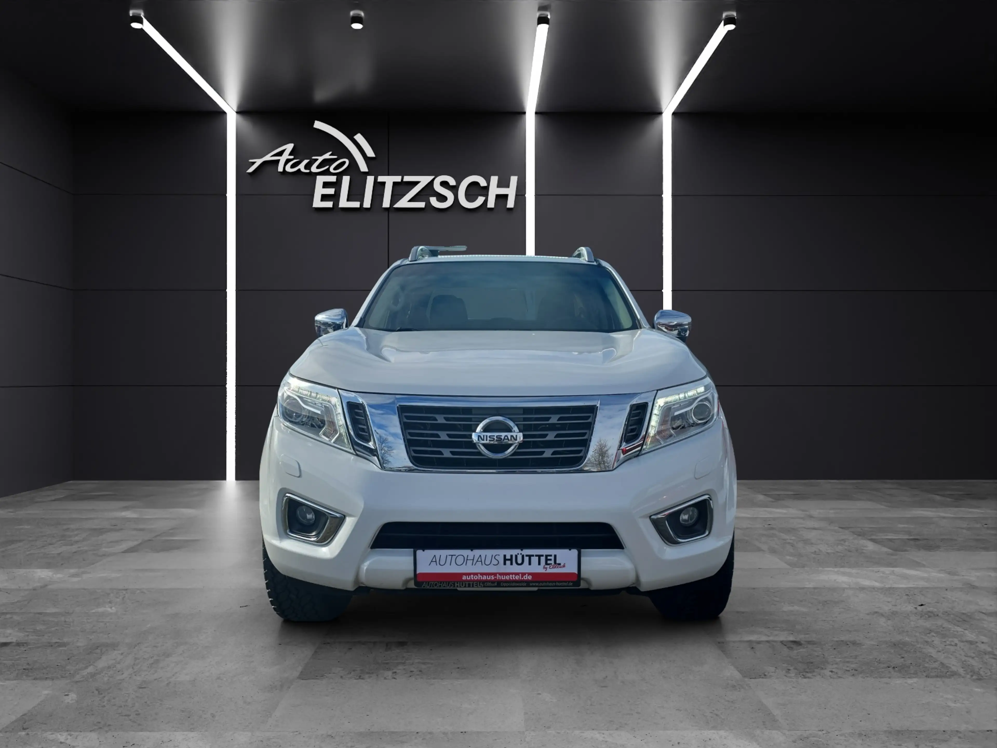 Nissan Navara NP300 Tekna Double Cab 4x4 LED Navi AHK SHZ Kamera — photo 8