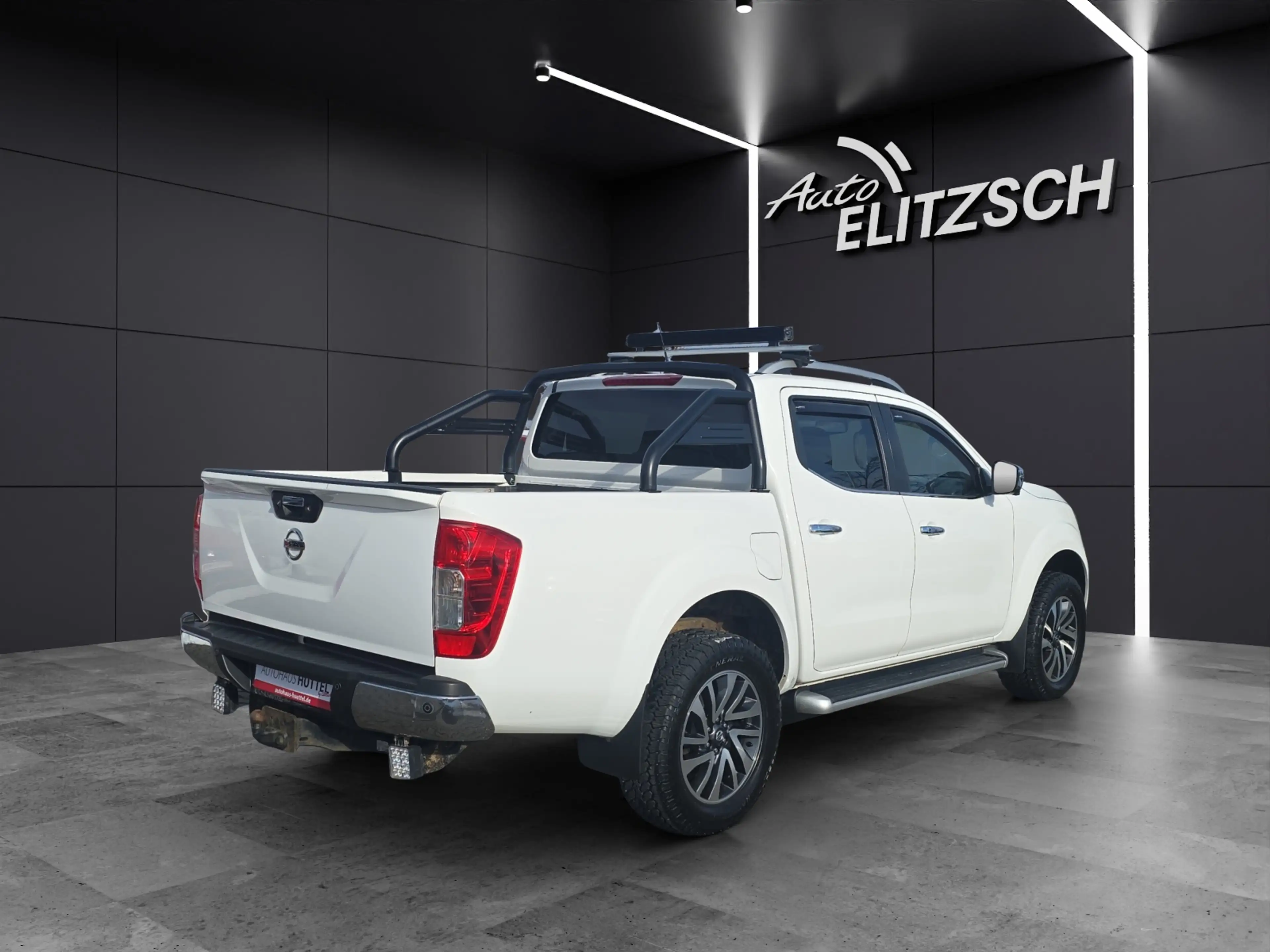 Nissan Navara NP300 Tekna Double Cab 4x4 LED Navi AHK SHZ Kamera — photo 5