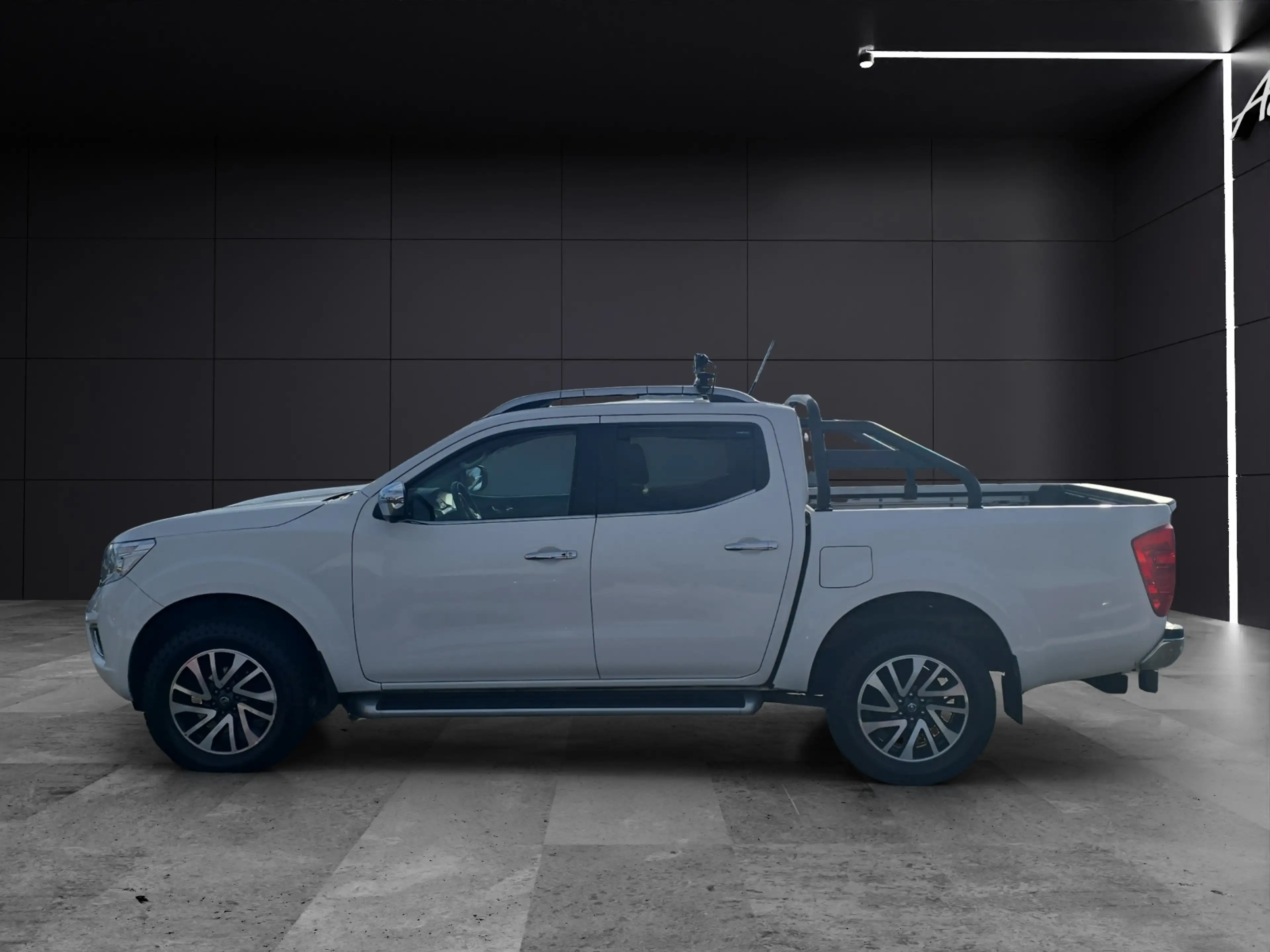 Nissan Navara NP300 Tekna Double Cab 4x4 LED Navi AHK SHZ Kamera — photo 2