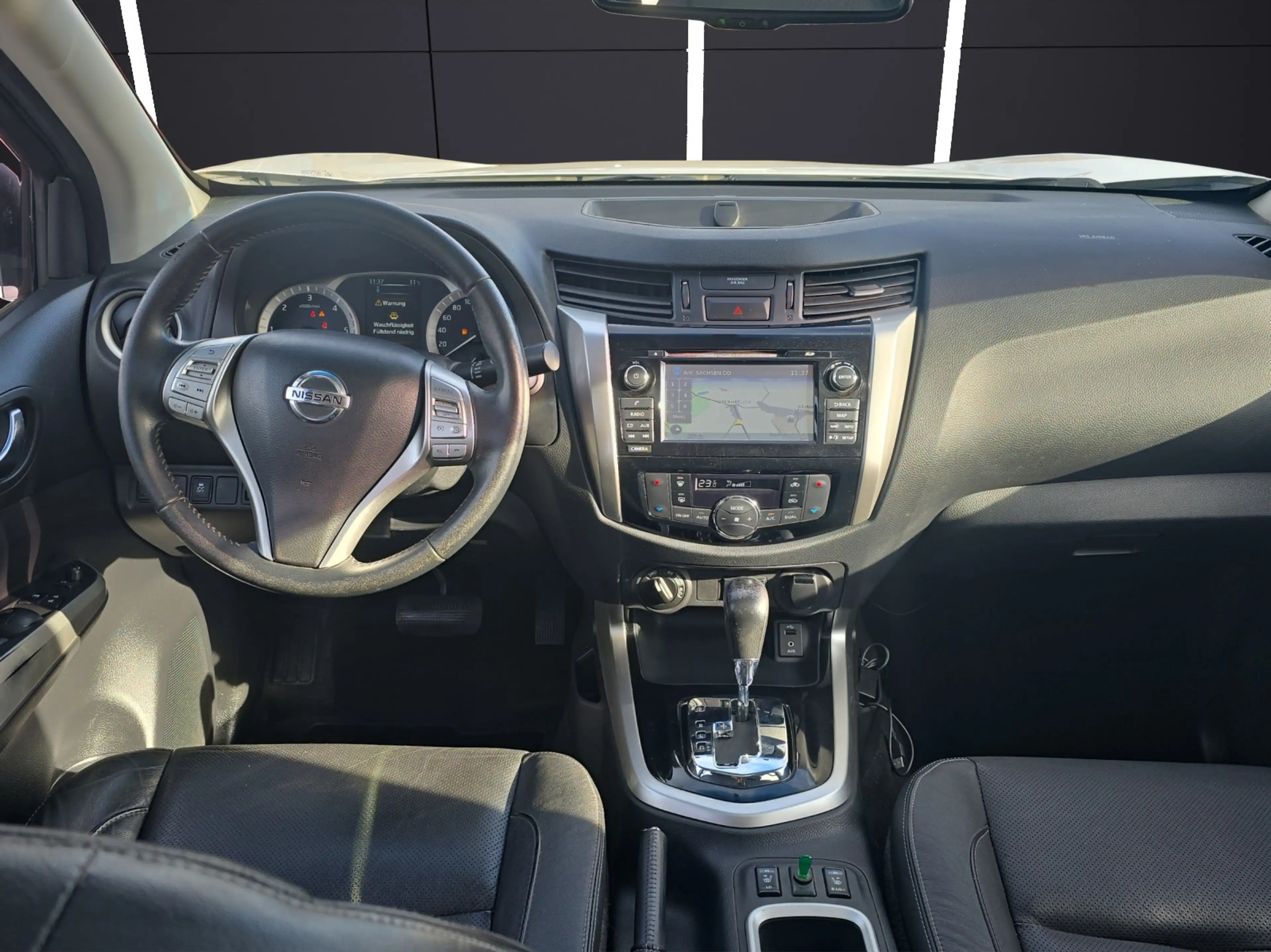 Nissan Navara NP300 Tekna Double Cab 4x4 LED Navi AHK SHZ Kamera — photo 14