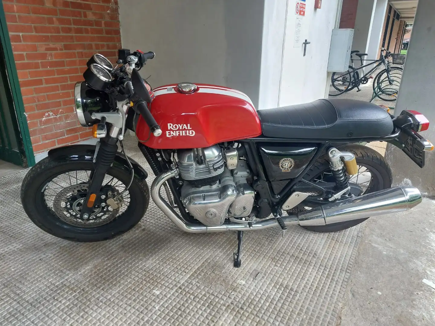 Royal Enfield Continental GT Rood - 2