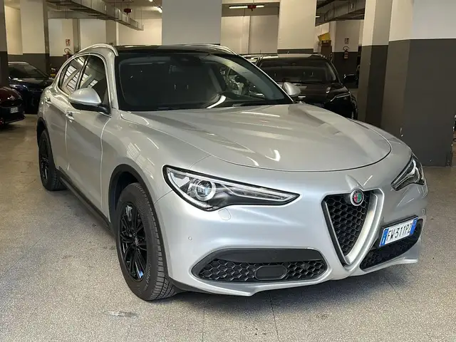Alfa Romeo Stelvio view 3