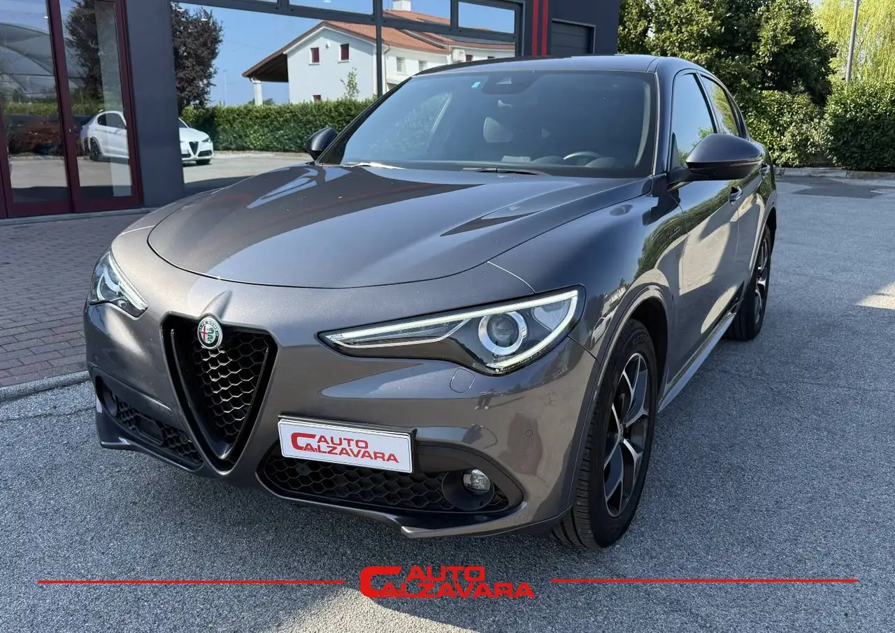 Alfa Romeo Stelvio 2021