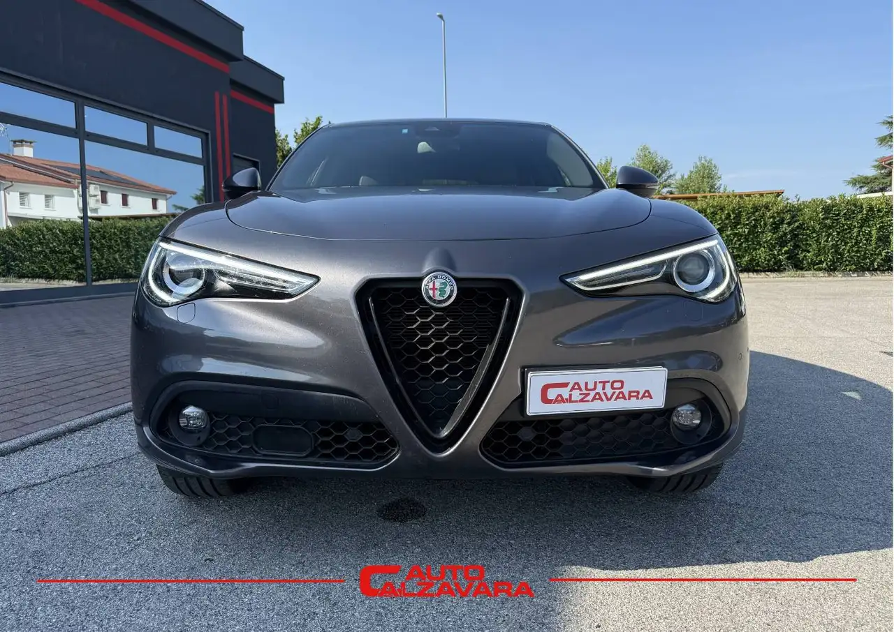 Alfa Romeo Stelvio 2021