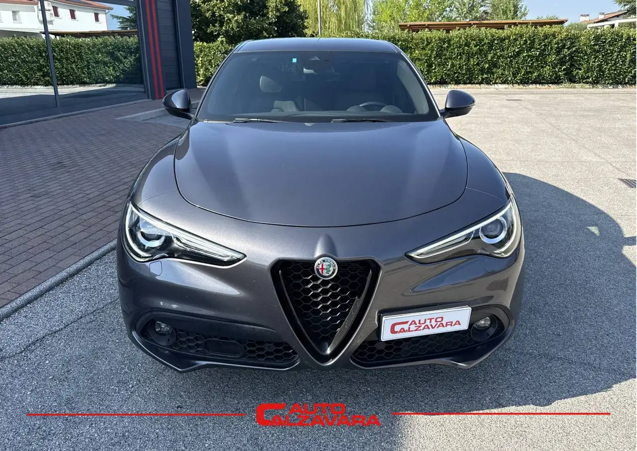 Alfa Romeo Stelvio 2021