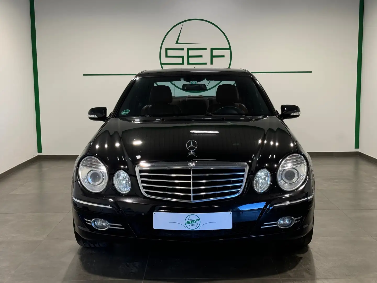 Mercedes-Benz E 500 * 4-Matic * Avantgarde * GPS * Garantie 12 mois * Černá - 2