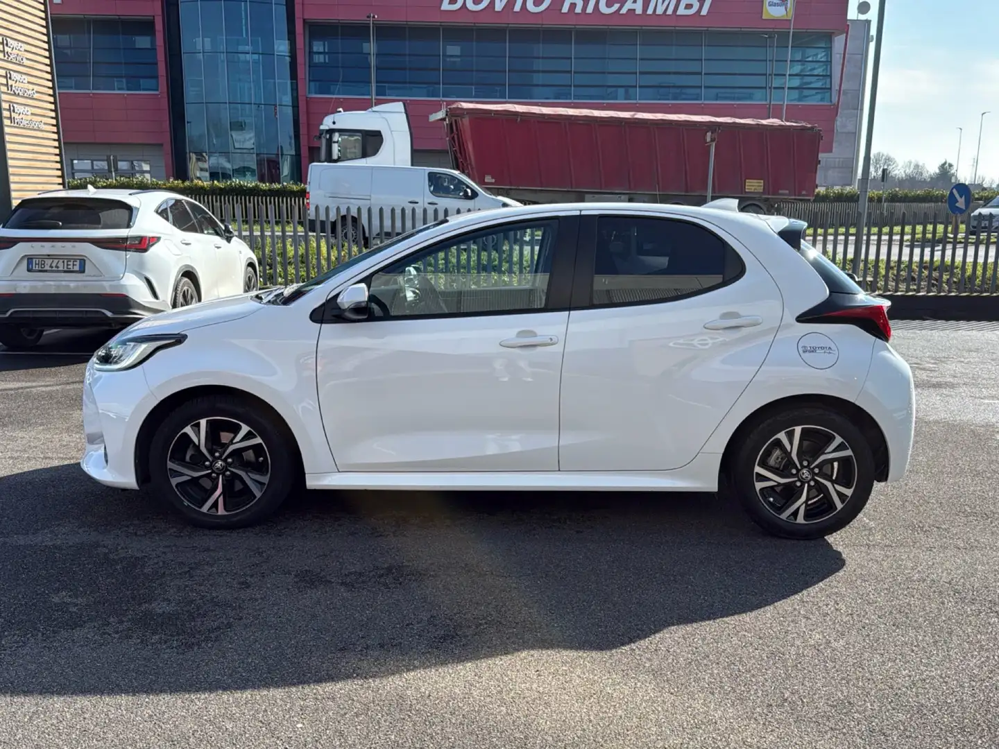 Toyota Yaris Hybrid Trend MY24 - 2