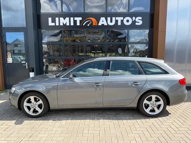 Audi A4 view 7