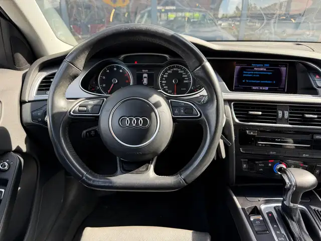 Audi A4 view 11