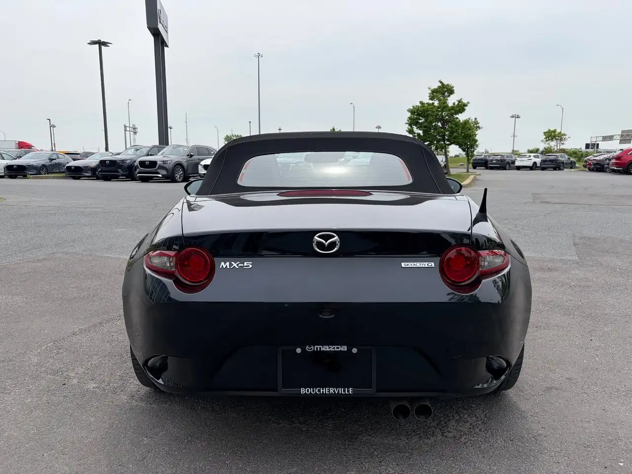 Mazda MX-5 Miata снимка Mazda MX-5 Miata