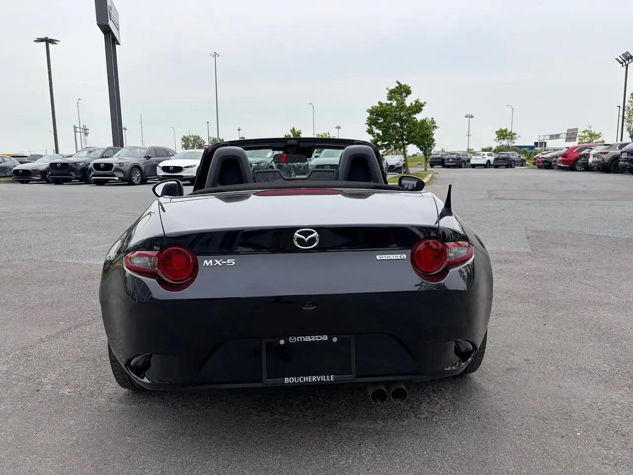 Mazda MX-5 Miata снимка Mazda MX-5 Miata