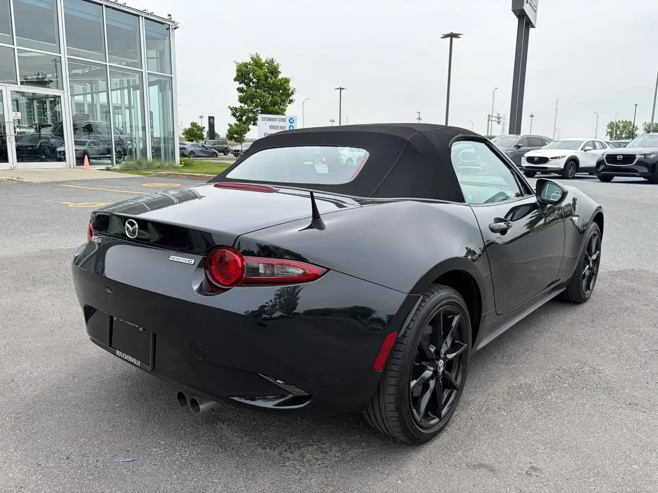 Mazda MX-5 Miata снимка Mazda MX-5 Miata