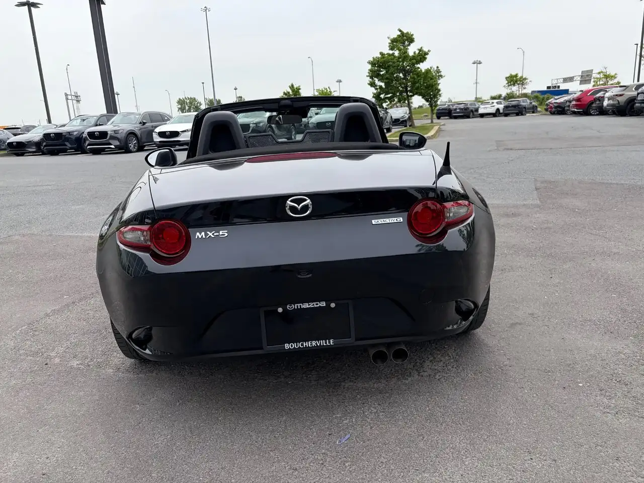 Mazda MX-5 Miata снимка Mazda MX-5 Miata