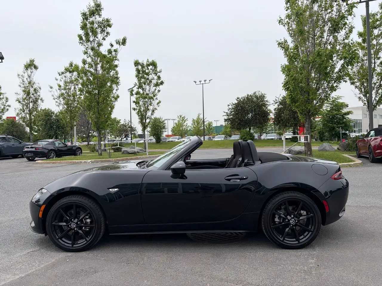 Mazda MX-5 Miata снимка Mazda MX-5 Miata