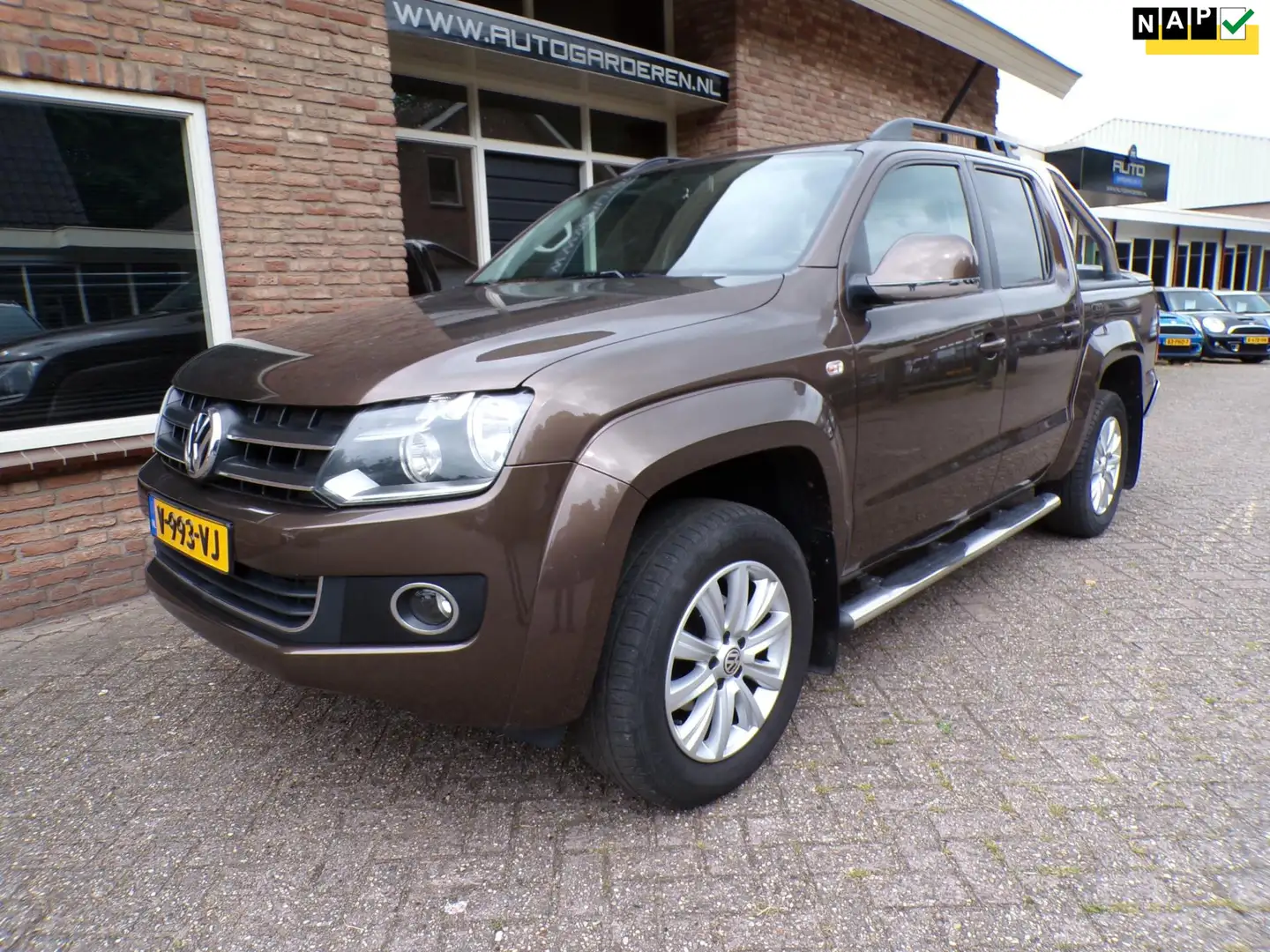 Volkswagen Amarok 2.0 TDI 4Motion Plus Highline Bruin - 1