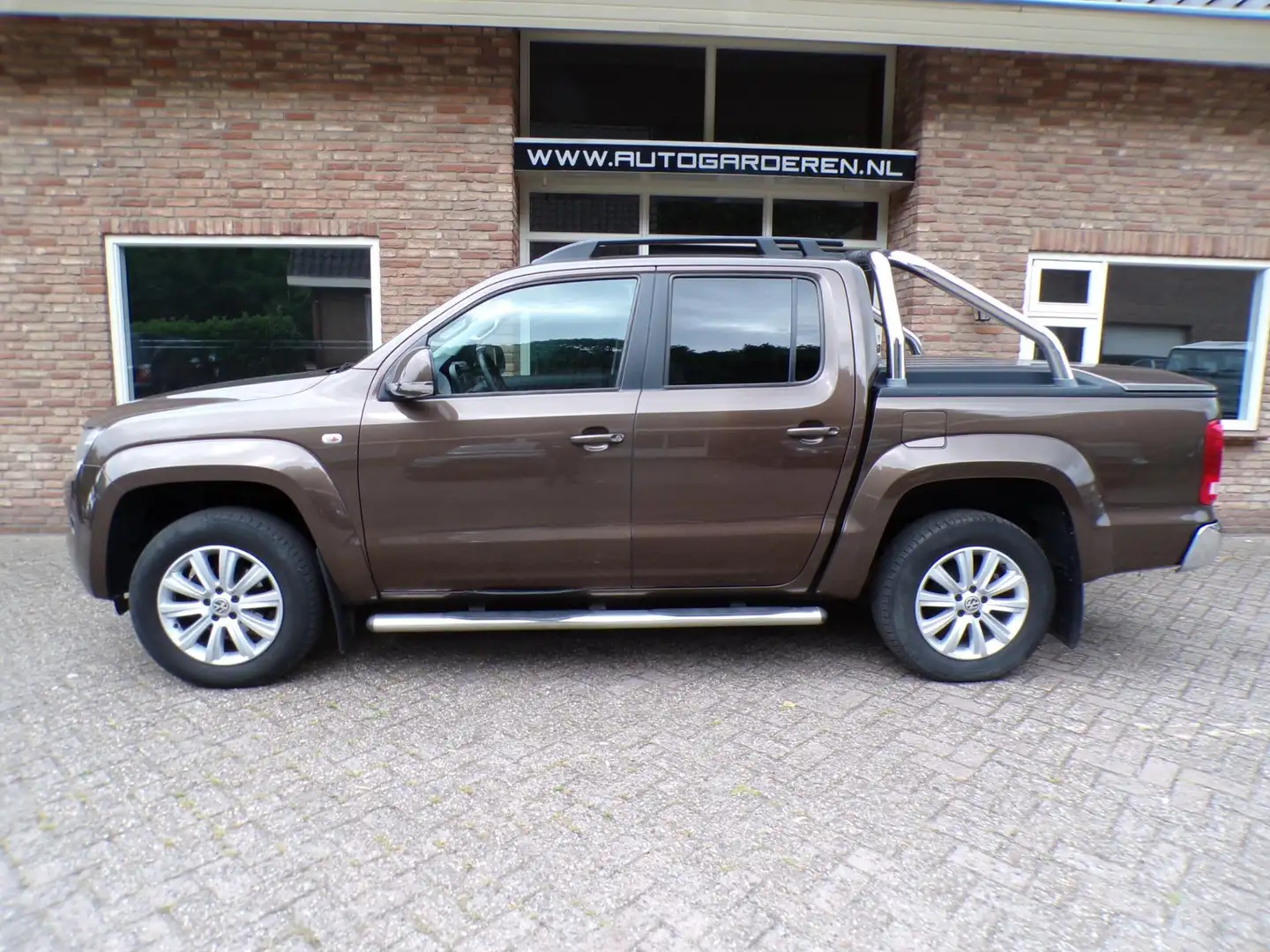 Volkswagen Amarok 2.0 TDI 4Motion Plus Highline Bruin - 2