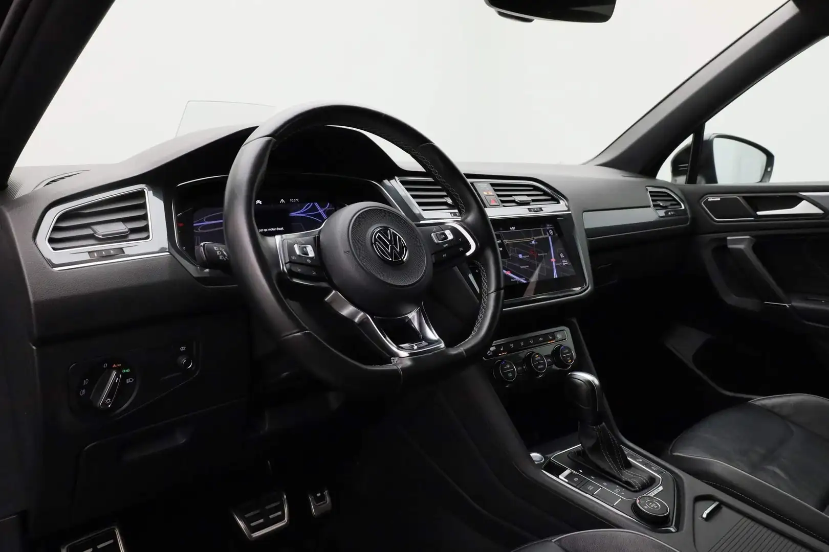 Volkswagen Tiguan Allspace 7 pers 2.0 TSI 190PK DSG 4Motion R-line | Pano | L Zwart - 2