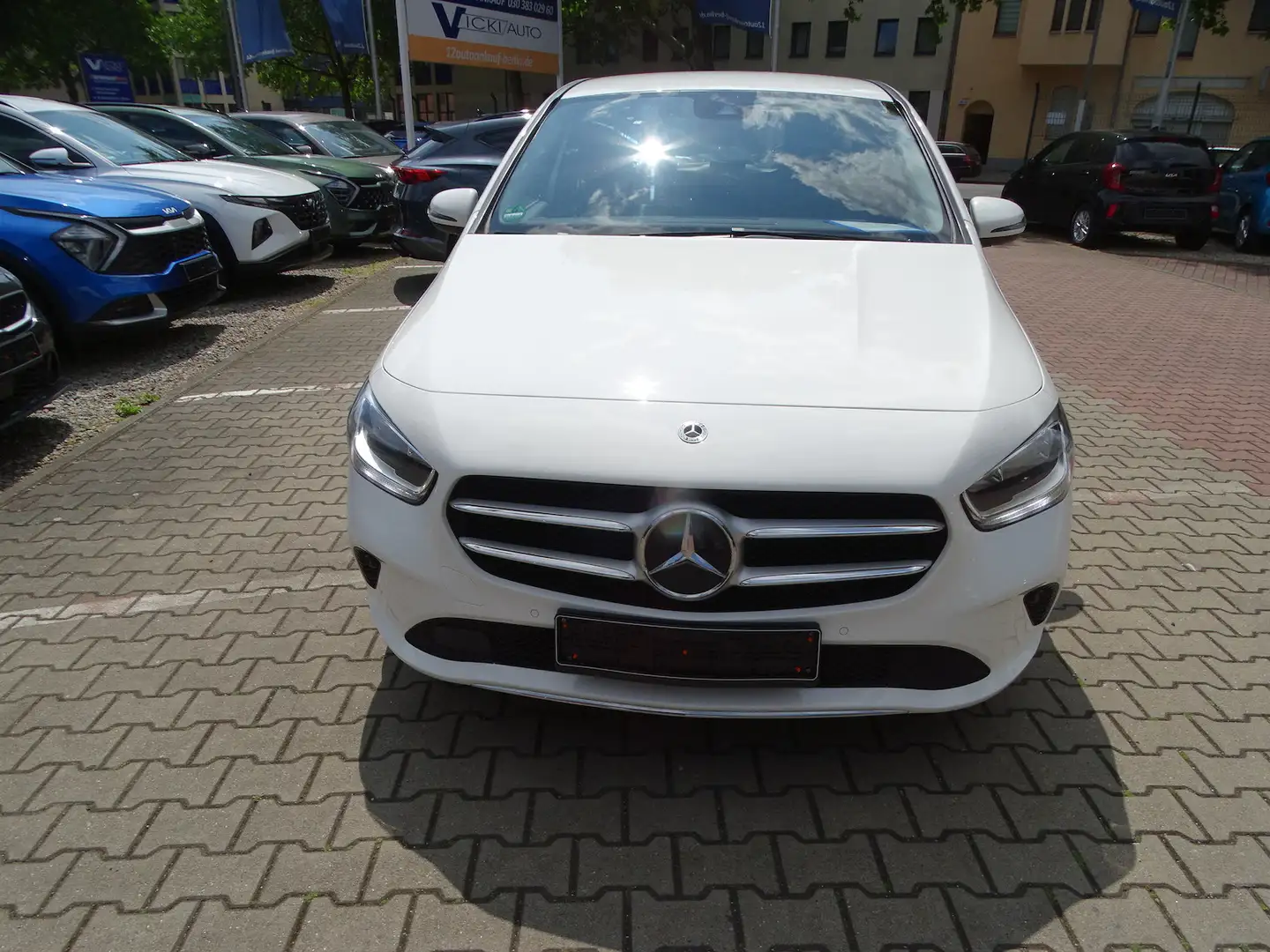 Mercedes-Benz B 250 Progressive Plugin Hybrid AHK bijela - 2