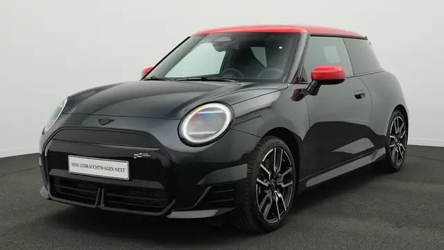 MINI Cooper E John Cooper Works Trim