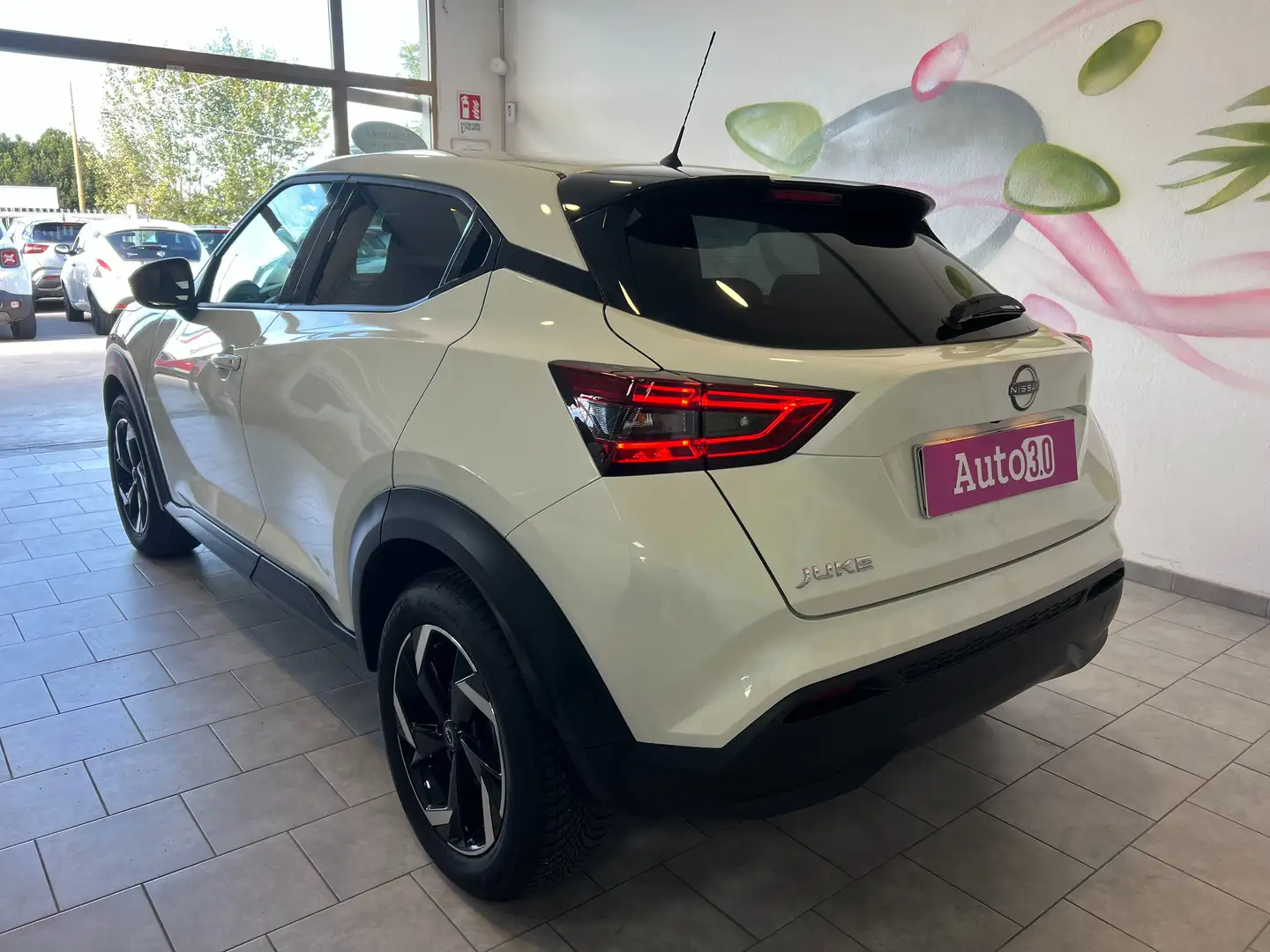 Nissan Juke Juke II 2020 1.0 dig-t Tekna 114cv Weiß - 2