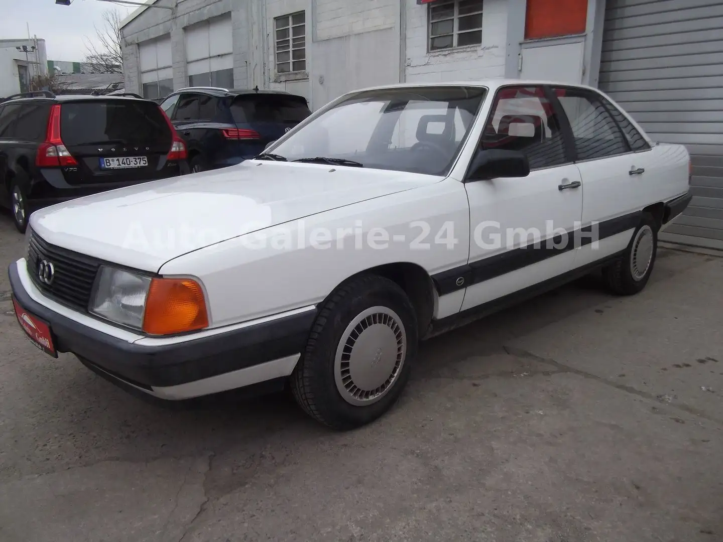 Audi 100 1,8 Automatik "Liebhaberstück" Білий - 2