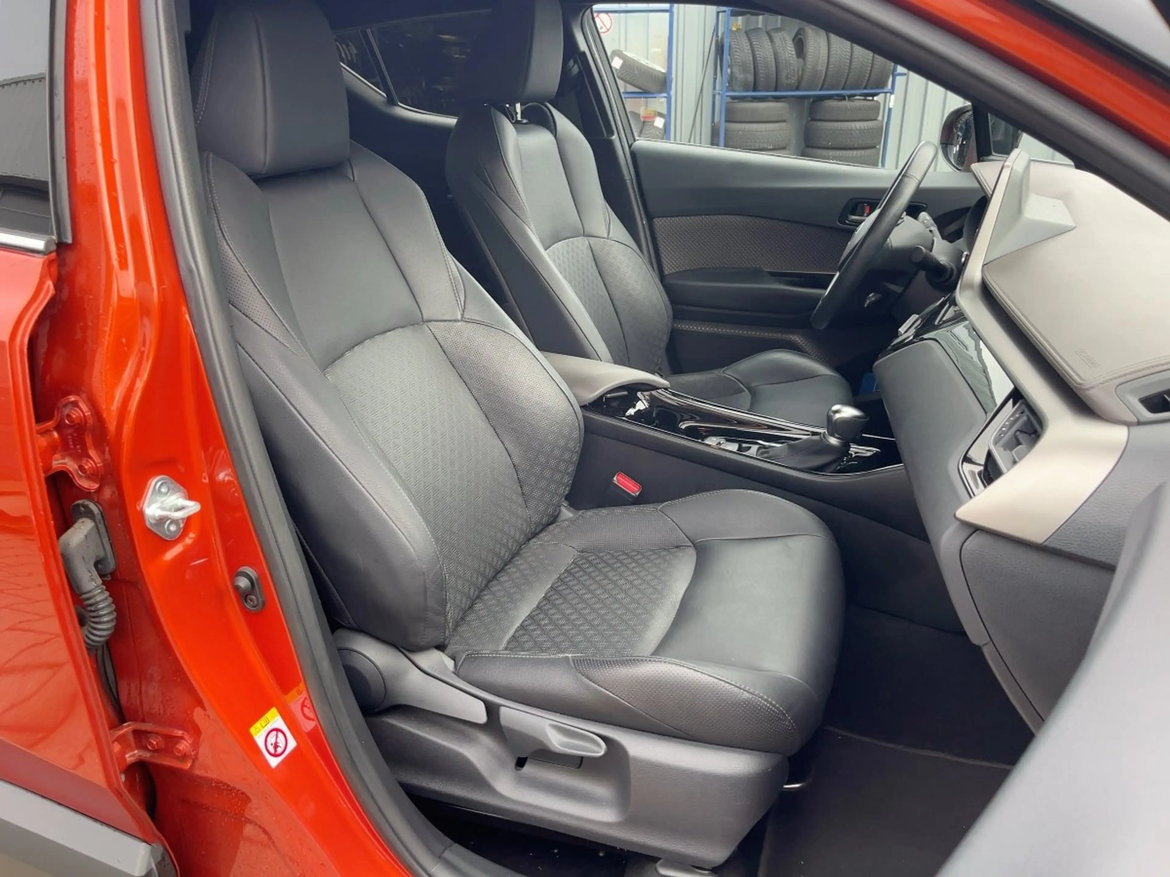 Toyota C-HR 2.0 Hybrid Orange Edition Navi*JBL*ACC*KAM — photo 12