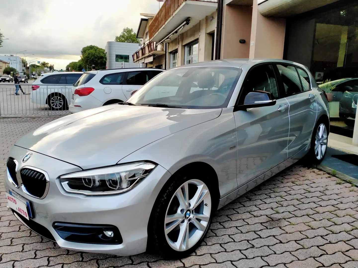 BMW 120 D SPORT M.Y.18 STEPTRONIC CAMBIO SPORT / PADDLESS Zilver - 1