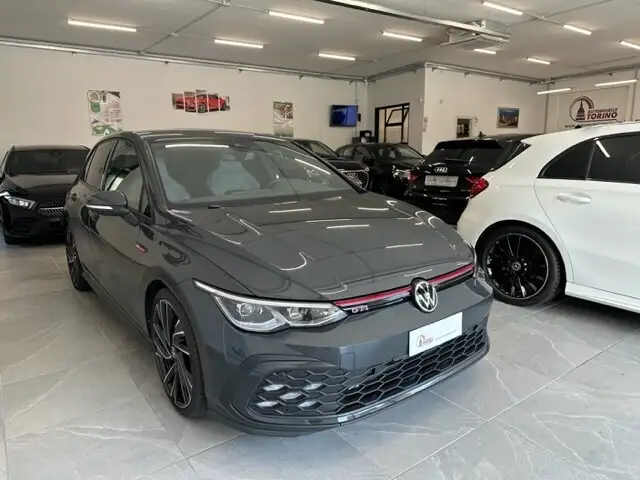 Volkswagen Golf view 3