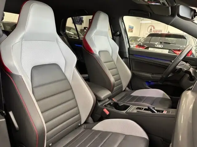 Volkswagen Golf view 26