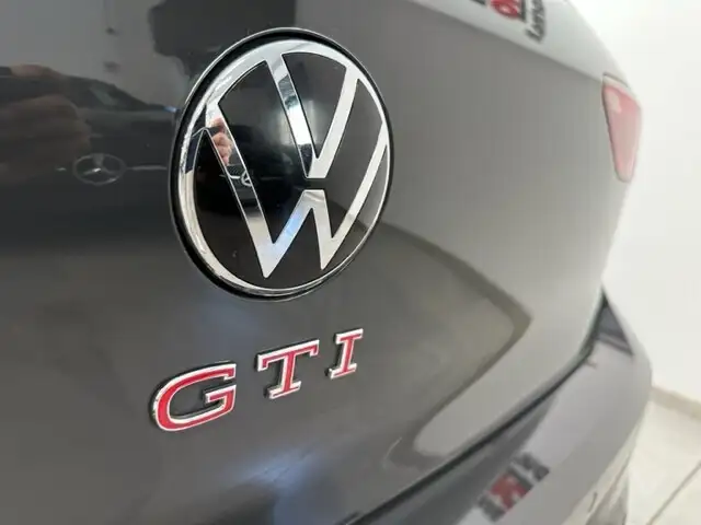 Volkswagen Golf view 9