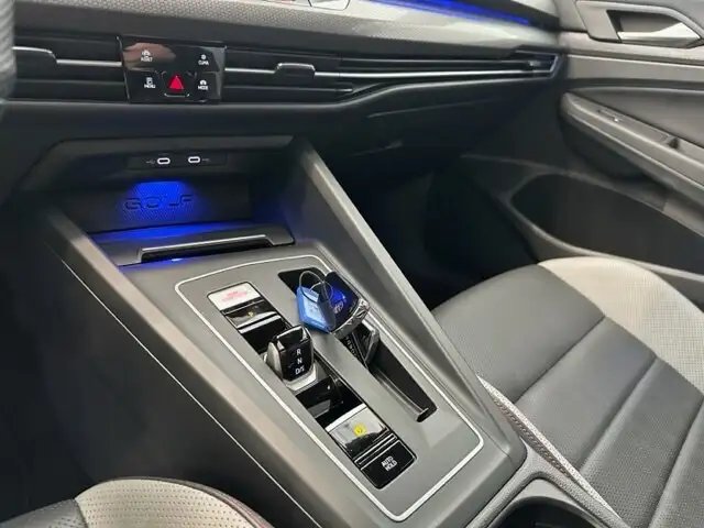 Volkswagen Golf view 19