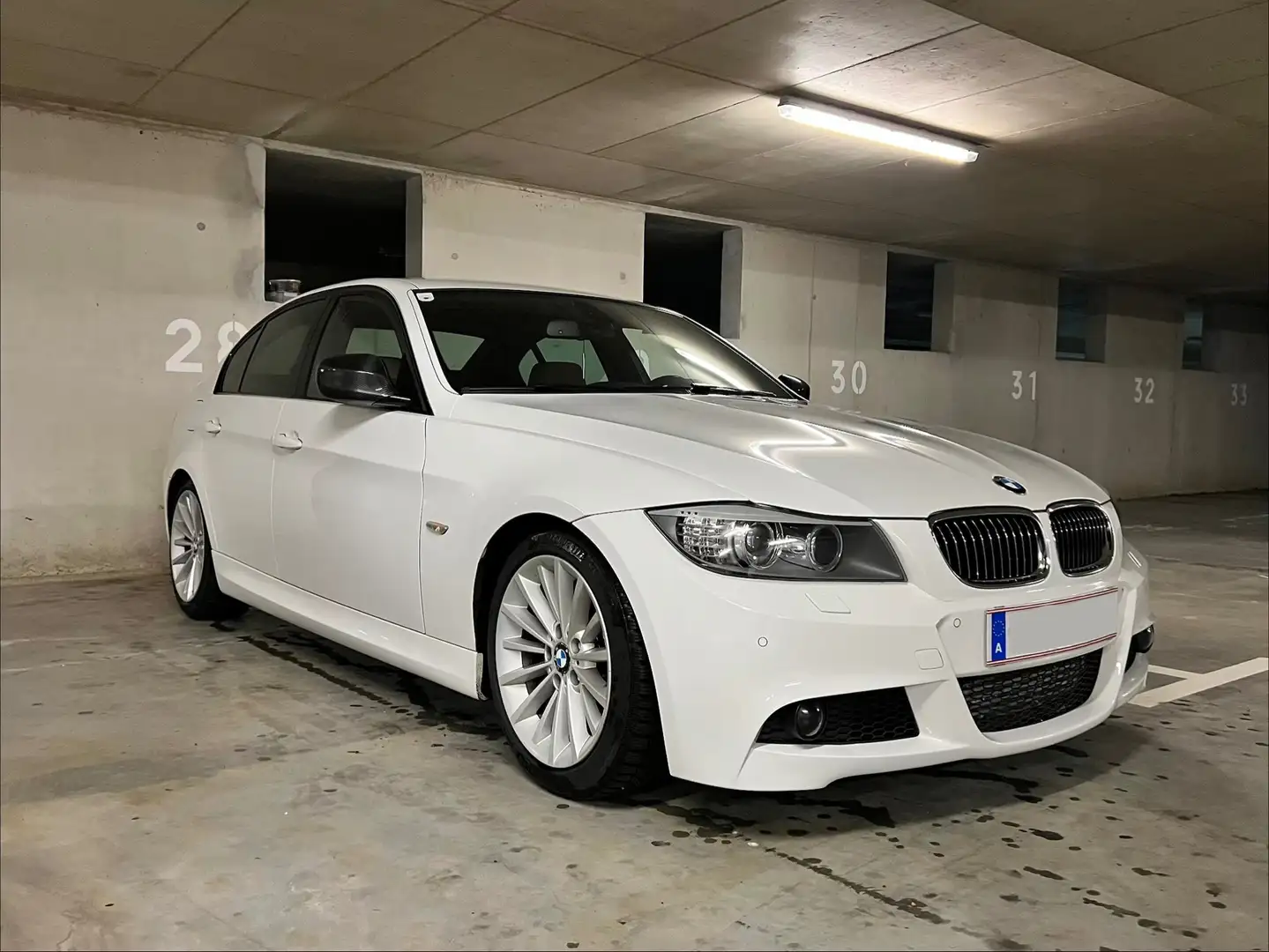 BMW 330 330d xDrive Österreich-Paket Österreich-Paket Weiß - 1