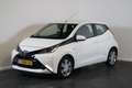 Toyota Aygo 1.0 VVT-i x-play Lichtmetalen velgen | Achteruitri Wit - thumbnail 1