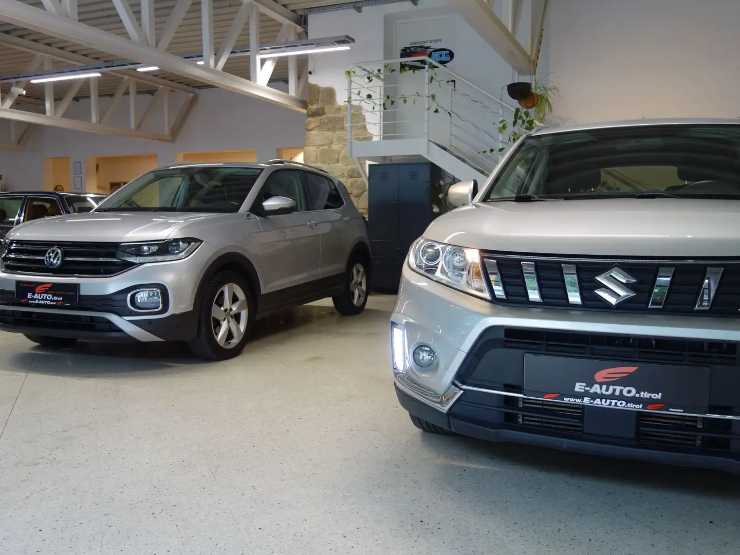 Suzuki Vitara DICT shine Aut. *KAMERA *DESIGN *SITZHEITZUNG Silber - 2