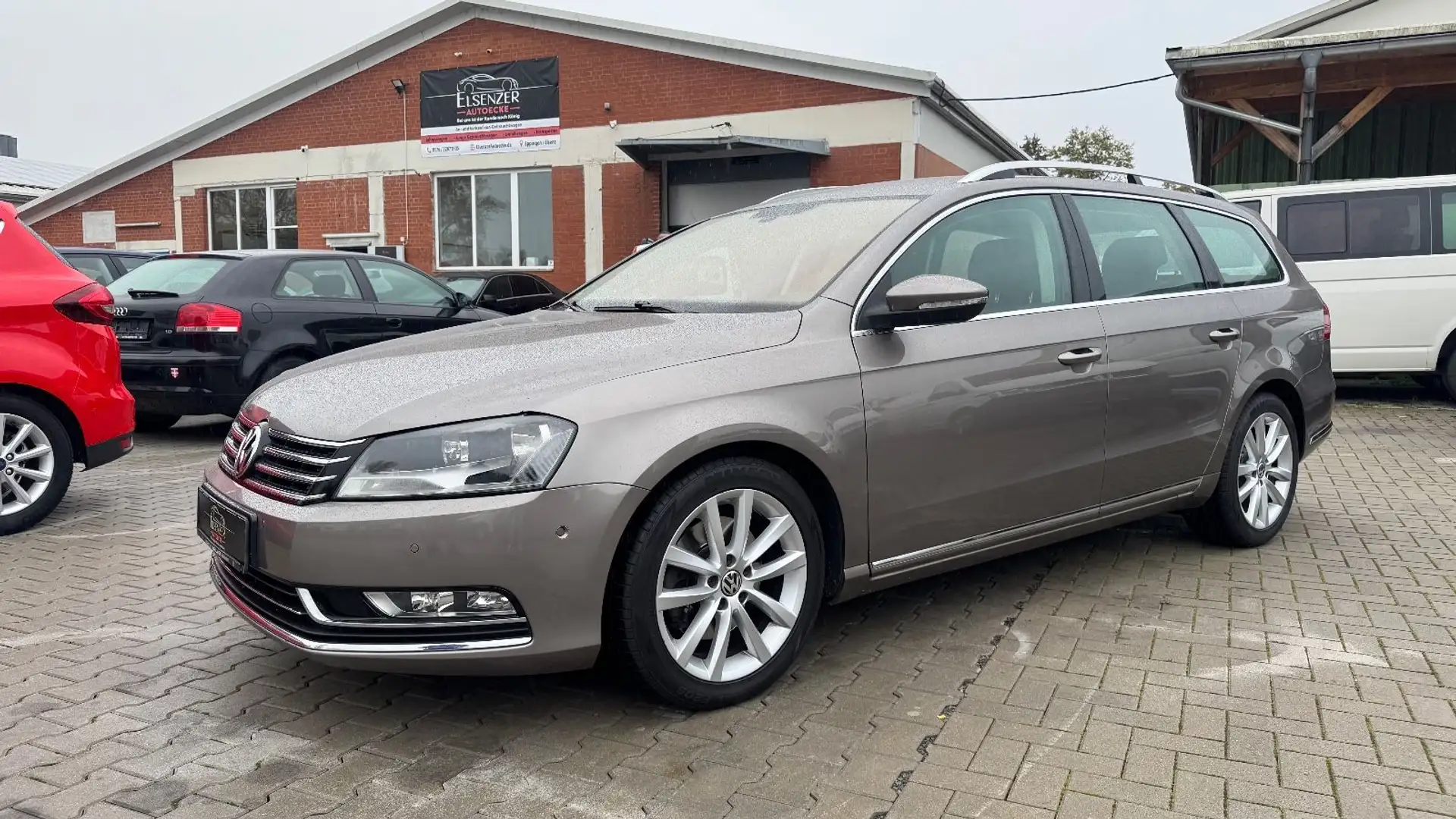 Volkswagen Passat Variant Highline R-Cam Alcantara Brun - 2