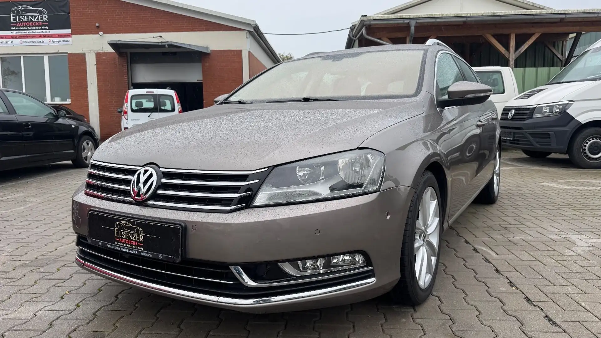 Volkswagen Passat Variant Highline R-Cam Alcantara Brun - 1